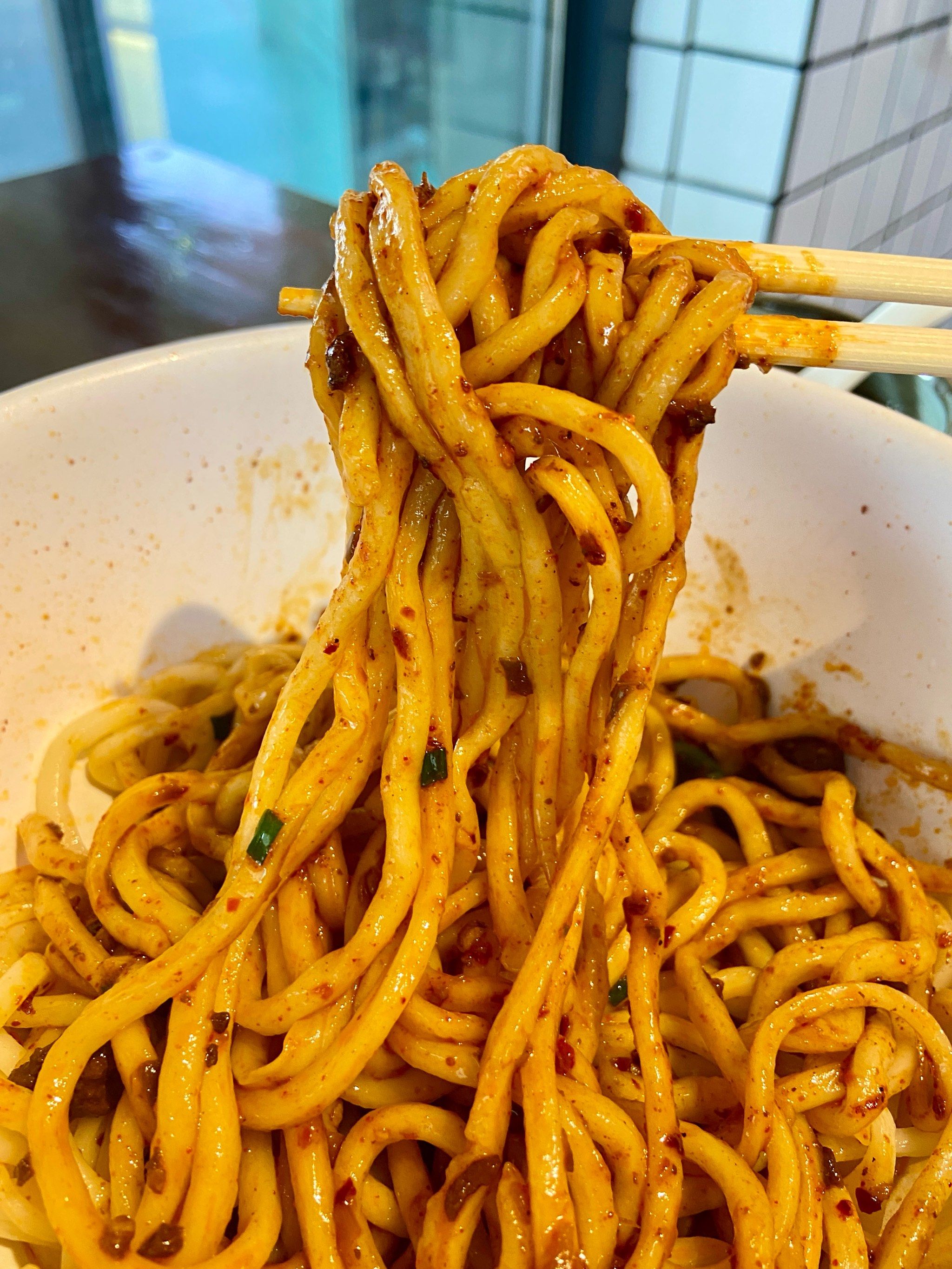 路边不起眼的小店
外表有多普通 面就有多好吃 极致反差

特色