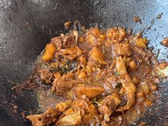 -粘豆包柴火铁锅炖