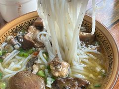 -正宗李家土鸡米线店