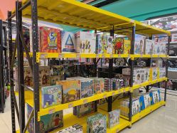 -卡通派潮品玩具折扣仓(青岛新城吾悦广场店)