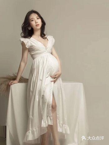 陪老婆去咨询孕妇照，贵族天使四个字进入了我的视线