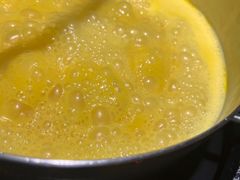 鲜美的浓汤-洪氏嗨捞·广东猪肚鸡·椰子鸡火锅(西咸万象城店)
