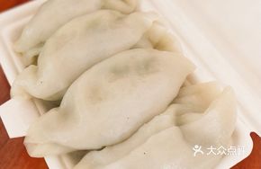 Fried Tofu with Garlic Shoots and Rice Noodles