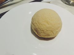 脆皮流沙包-皇朝会.经典传统粤菜(外滩店)