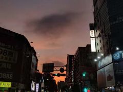 -六合夜市