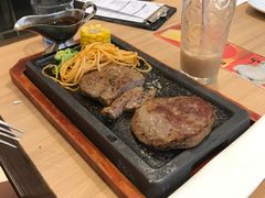 -必胜客(WOW中心城店)
