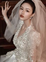 -不晚国际婚纱礼服