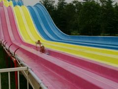 -黄河谷马拉湾海浪浴场