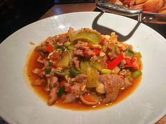 酸辣把子肉-吃饭皇帝大土家民族菜(正大广场店)