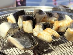 -围炉肉舍•炭烤活鳗•丹东海鲜烤肉(步行街店)