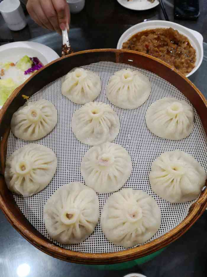 第一楼(寺后街店)-"【郑州点评之王08】开封的灌汤包颇为盛.