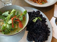 泰式绿咖喱鸡肉饭-wagas(暖山店)