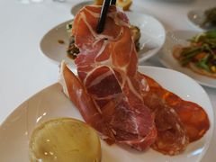 西班牙三种火腿配鸭肝批-AZUR聚(香格里拉饭店)