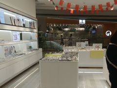 -J-Optical佳视明眼镜·蔡司视觉(青岛金茂览秀城店)