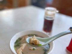 -洪峰浩老北京烧饼夹肉(角门路店)