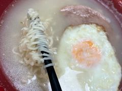 火腿蛋公仔面-胜利茶餐室