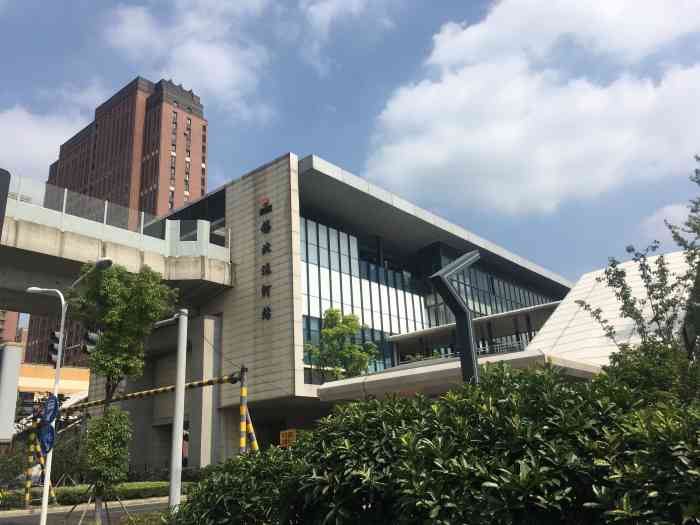 锡北运河地铁站-"每次经过锡北运河站都是很干净的里面设有.