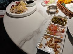 -荷塘秋月·本帮江浙菜(国权路店)