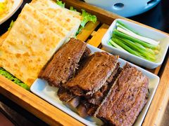 招牌烙饼卷带鱼-北平食府·北京烤鸭(北京西站六里桥店)