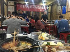 大堂-俭让佬妈现卤串串(温江总店)
