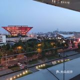 上海夜游，随便逛逛都很美好[礼花]
