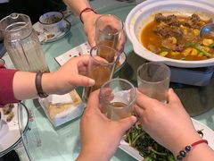 -帅巴人舅母子腊蹄民俗村
