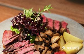 American Triangle Steak Hot Meal Set