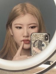 -AYO SALON