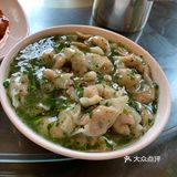 分量也很足，四个女生5个菜都没吃掉