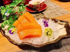 三文鱼刺身-满来寿喜烧(金虹桥店)