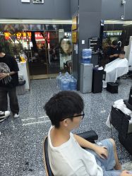 点击看大图 -藤野造型专业烫染接发