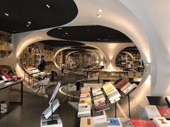 -钟书阁(珍园店)
