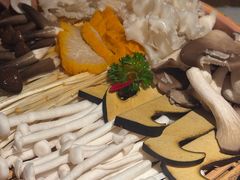 -尚尚仙·酸汤猪手·猪肚鸡火锅(华联万柳购物中心店)