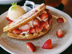 -ROAST coffee & eatery