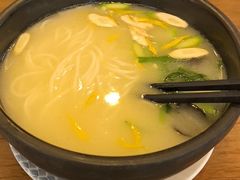 -桥香园云南过桥米线(红龙井店)