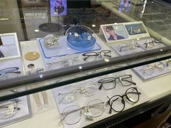 -光明眼镜·蔡司授权(徐泾店)
