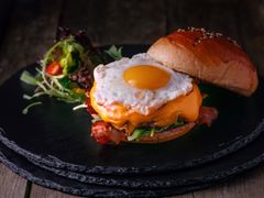 经典芝士汉堡-HIGH FIVE哈福手工汉堡(桂林路店)