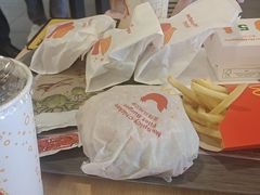 -麦当劳(石坝服务区店)