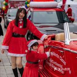 成都圣诞潮跑丨圣诞老人他竟然❗…坐老爷车