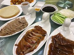 -大鸭梨烤鸭店(金顶街店)