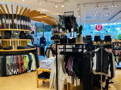 -lululemon(上海浦东IFC店)