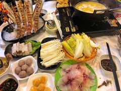 -鲜入围煮花胶鸡海鲜火锅