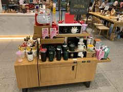 零售区-星巴克臻选(深圳龙华红山天虹店)