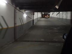 -绿地缤纷城-停车场