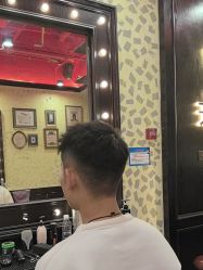 -东方先生国潮男士理发馆