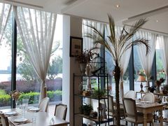 靠窗位-MOMENT湖景餐厅(解放路店)