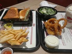 -The Habit Burger Grill 哈比特汉堡(爱琴海店)