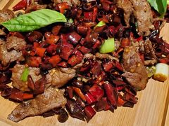 罗勒豉椒炒薄切牛肉-小大董·烤鸭(凤凰汇店)