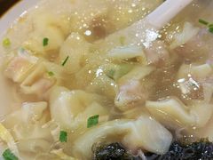 鲜肉小馄饨-小姜锅贴(凤凰街店)