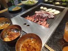 -臻牛烤肉